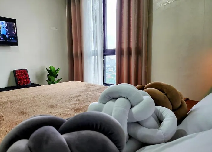 Big Near North Avenue And Trinoma Apartamento