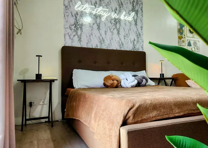 Big Near North Avenue And Trinoma Apartamento *